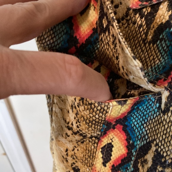 CYN & Luca Snakeskin like Vest size L women’s - Picture 4 of 7